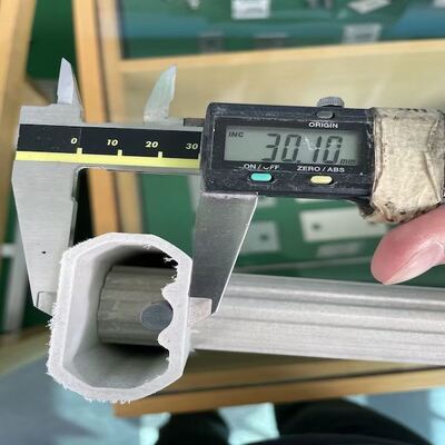 Perfiles de forma irregular de FRP pultrudo con construcción ligera, alta resistencia y excelentes propiedades anticorrosión