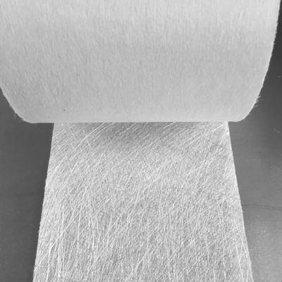 La estera combinada combinada con una capa de los filamentos tajados 270g/m2 que añadían una capa de la estera superficial 30g/m2 para hacer acabó liso